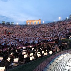 Arena di Verona Blick auf vollbesetzte Zuschauerränge
