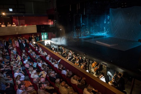 Bühne und Sitzplätze Longborough Festival Opera