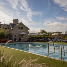 Outdoor Pool Beaverbrook Hotel