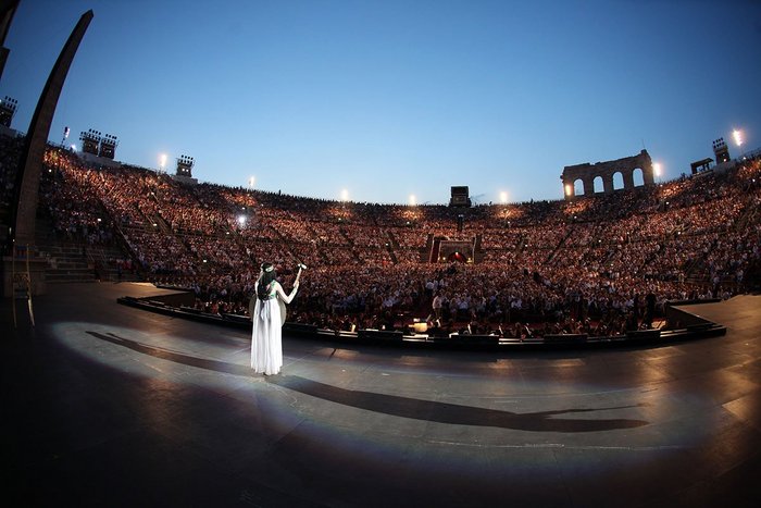 Arena di Verona Blick von Bühne auf Zuschauerränge