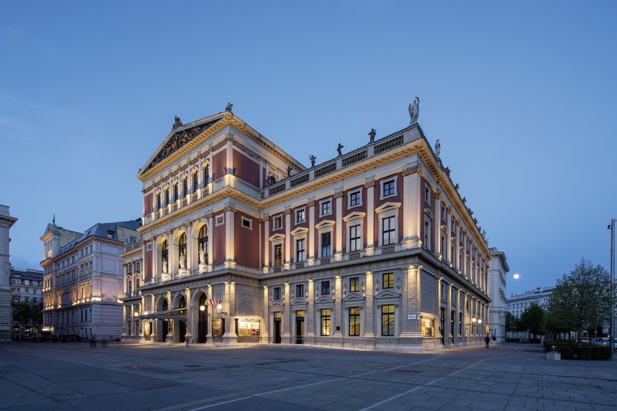 Musikverein Wien von aussen bei Nacht
