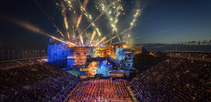 Lichtershow und Feuerwerk The Royal Edinburgh Military Tattoo